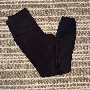 Lululemon leggings size 2 or 4